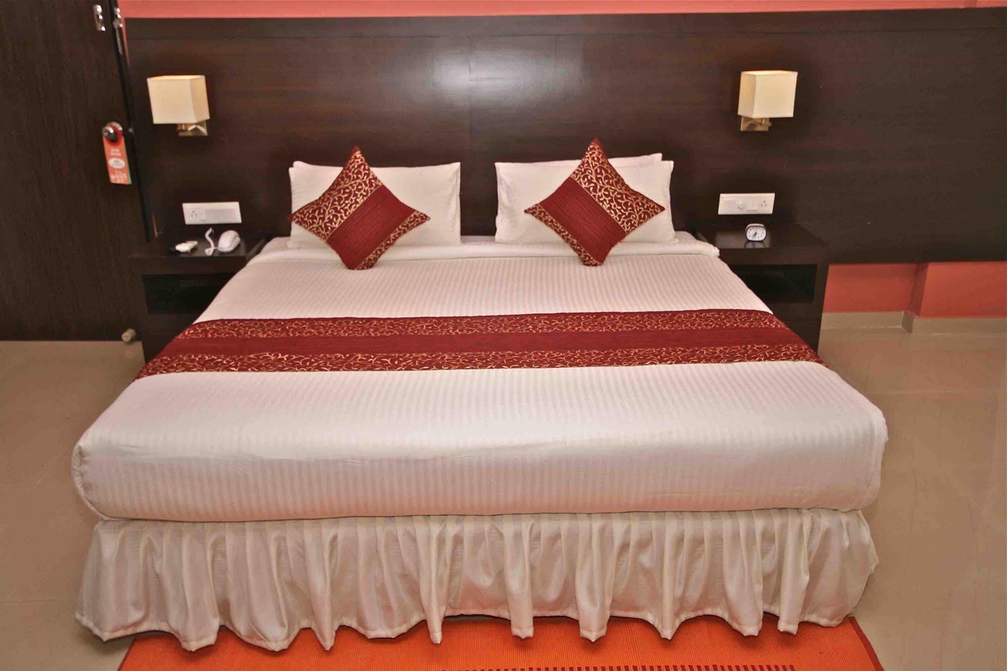 Treebo Trend Sterling Suites Inn Bangalore Luaran gambar